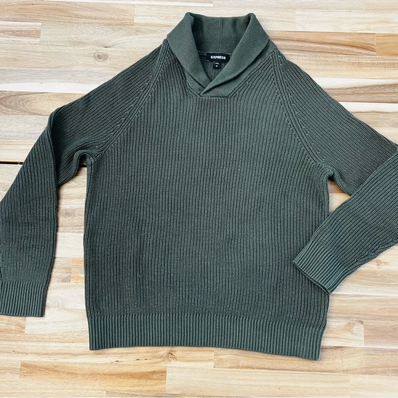 Express Turtle Color Sweater - Picture 2 of 4